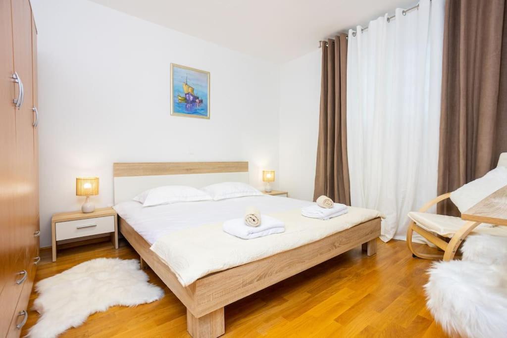 Bella Vista - Cozy Apartments With Easy Check-In And Free Parking Split Eksteriør bilde