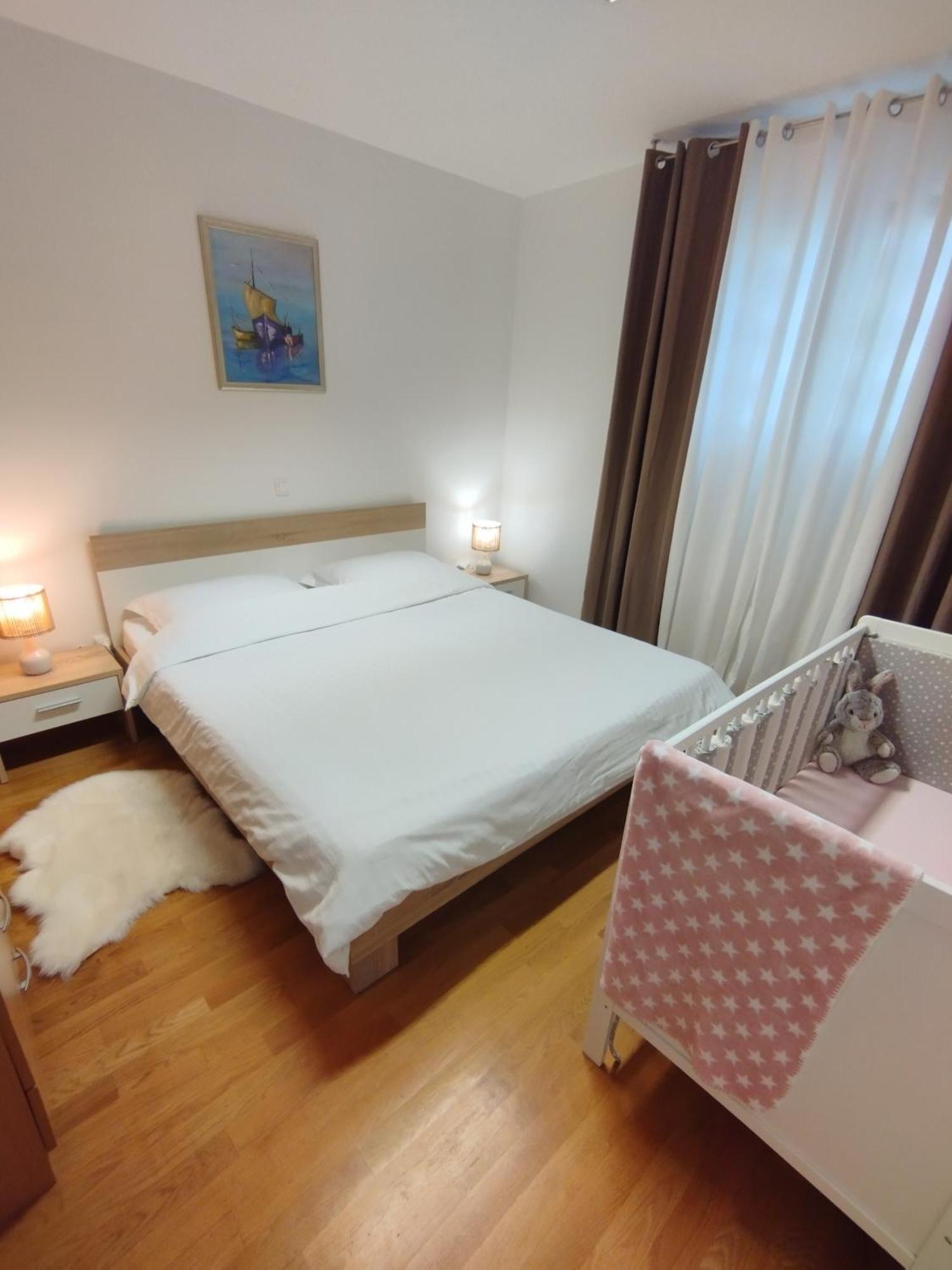 Bella Vista - Cozy Apartments With Easy Check-In And Free Parking Split Eksteriør bilde